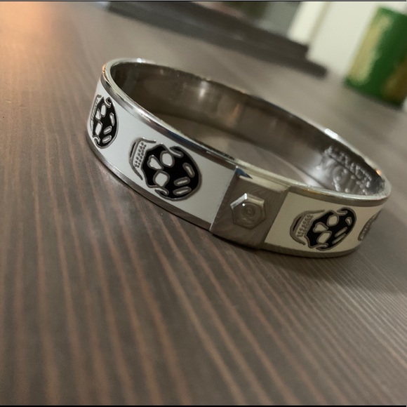 Alexander McQueen white enamel skull bracelet - Picture 2 of 4